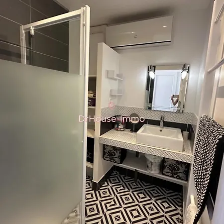 Naturiste Cap D'agde Port Ambonne 321